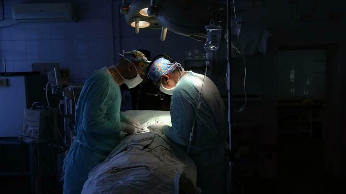 Операция в БСМП № 1 / Фото: amic.ru