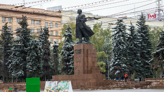 Памятник В.И. Ленину в Челябинске / Фото: Shutterstock