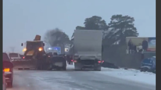Массовое ДТП под Барнаулом / Фото: скриншот из видео "Инцидент Бийск"