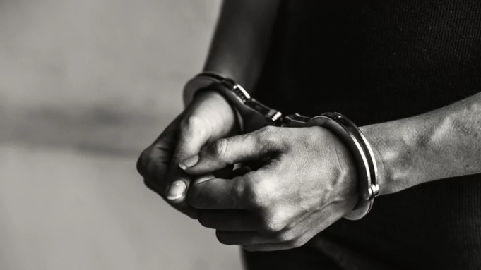 Наручники. Преступление / Фото: rawpixel.com on Freepik