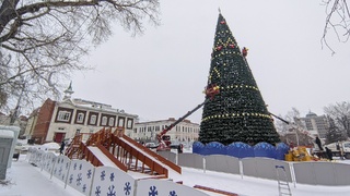 Новогодний городок на площади Свободы в Барнауле / Фото: amic.ru