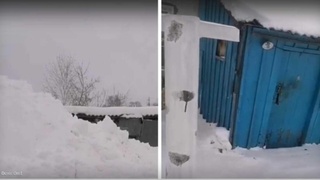 Трактор завалил снегом дом / Фото: Om1 Новосибирск