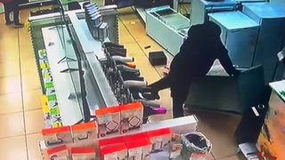 Мужчина разгромил магазин бытовой техники / Фото: Росгвардия Алтайского края