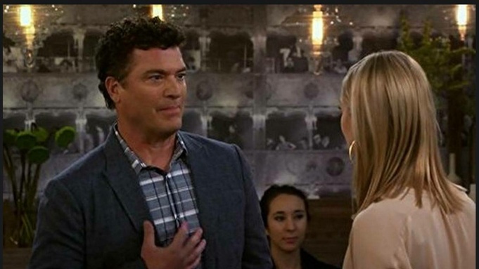 Американский актер Пэт Финн / стоп-кадр с видео сериала "Друзья"