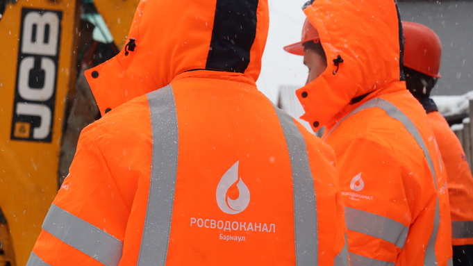 Слесари водоканала / Фото: Лилия Болатаева
