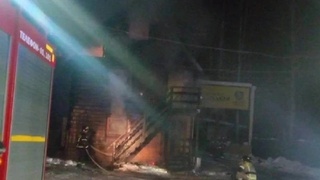 Пожар на территории туркомплекса / МЧС Алтайского края / https://max.ru/mchs_altkray