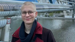 Руслан пережил десять операций из-за остеосаркомы / Фото предоставлено Виталием Синютиным