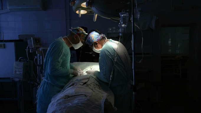 Операция в БСМП № 1 / Фото: amic.ru