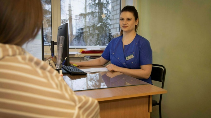 Медицинский пост в поликлинике / Фото: главный врач БСМП № 2 в Барнауле