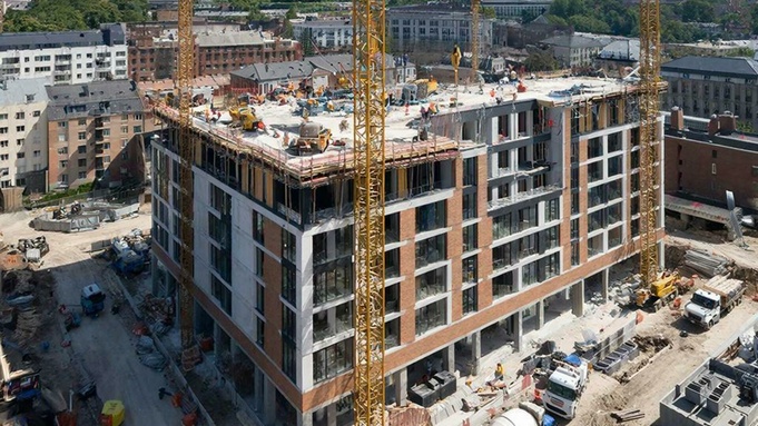 Строительство дома / Фото: создано в нейросети 