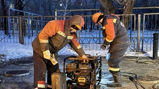 Сотрудники СГК устраняют аварию в Рубцовске / Фото: администрация Рубцовска