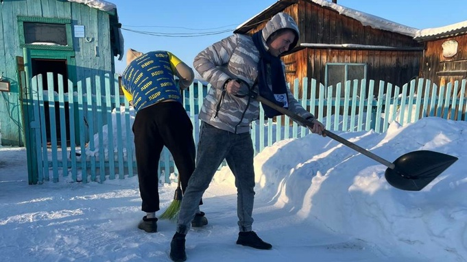 ЛДПР помогает. Фото пресс-службы АРО ЛДПР 