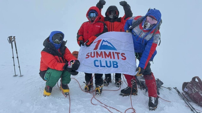 Альпинисты покорили вулкан в Антарктиде / Фото: клуб "7 Вершин"