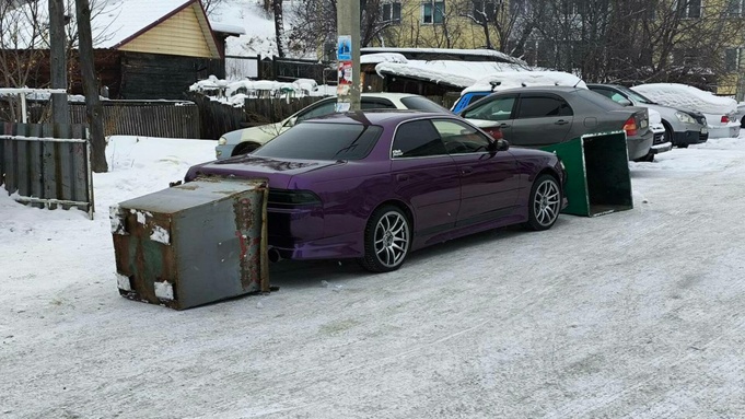 Заблокированный автомобиль / Фото: "Республика Алтай в Telegram"