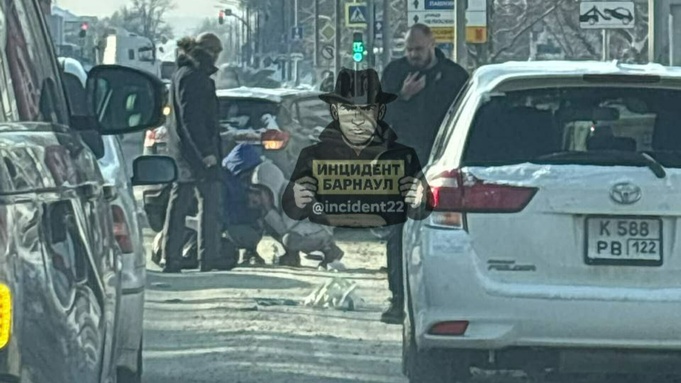 ДТП на пр. Строителей / Фото: "Инцидент Барнаул"