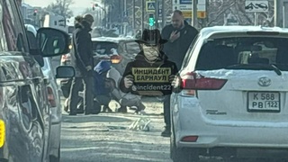 ДТП на пр. Строителей / Фото: "Инцидент Барнаул"