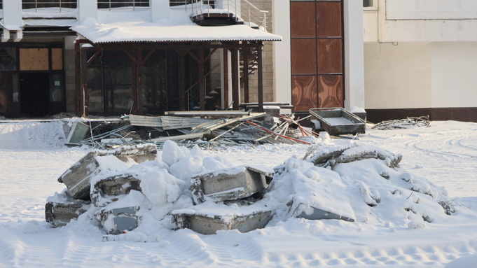 Разбор здания бывшего клуба "Колизей" / Фото: amic.ru