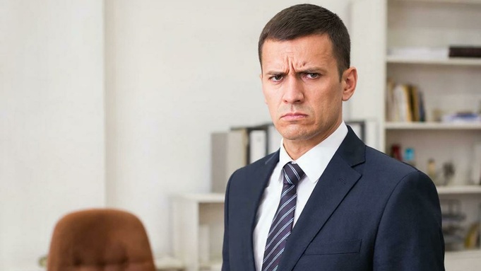 Недовольный начальник / Изображение сгенерировано с помощью нейросети GigaChat / amic.ru