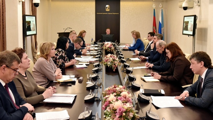 Вячеслав Франк провел совещание в администрации Барнаула / Фото: официальный сайт Барнаула