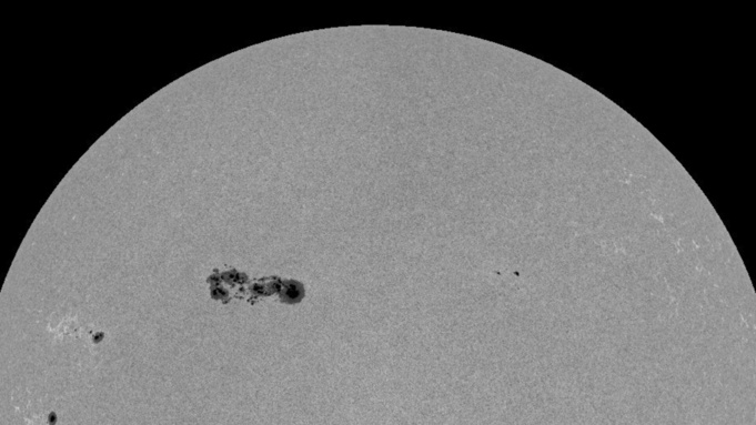 "Черный лебедь" на Солнце / Фото: XRAS