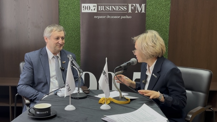 Радиоэфир в студии Business FM Барнаул / Фото предоставлено редакцией Business FM Барнаул