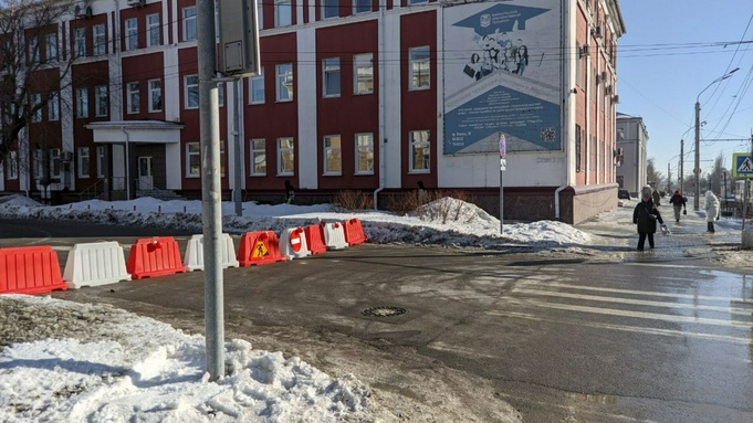 В Барнауле до 30 апреля перекрыли улицу Чкалова / Фото: amic.ru / Екатерина Смолихина