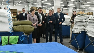 Вячеслав Франк посетил производственные и складские площади ООО &laquo;Тонар плюс&raquo; / Фото: Официальный канал города Барнаула