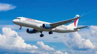 Туроператор, самолет / Изображение сгенерировано shedevrum.ai / amic.ru