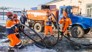 Бригада АВР за работой / Фото: Владимир Вдовин
