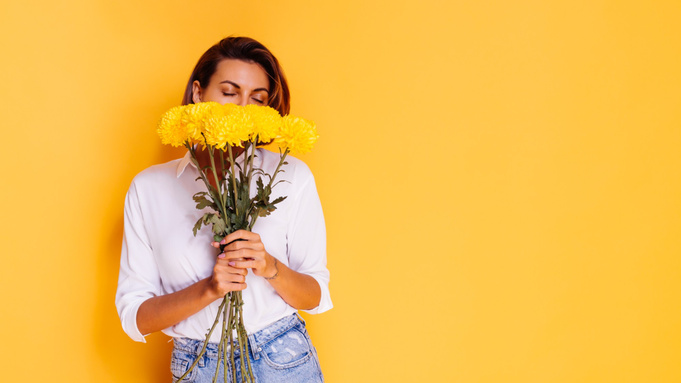 Девушка. Цветы / Фото: kroshka__nasty / freepik.com/