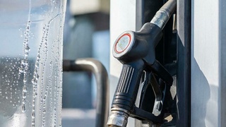 Бензин, экспорт /  Изображение сгенерировано GigaChat от Сбера / amic.ru