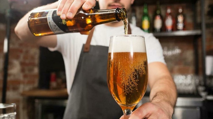 Пиво /  Изображение сгенерировано GigaChat от Сбера / amic.ru