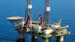 Нефть / Изображение сгенерировано GigaChat от Сбера / amic.ru