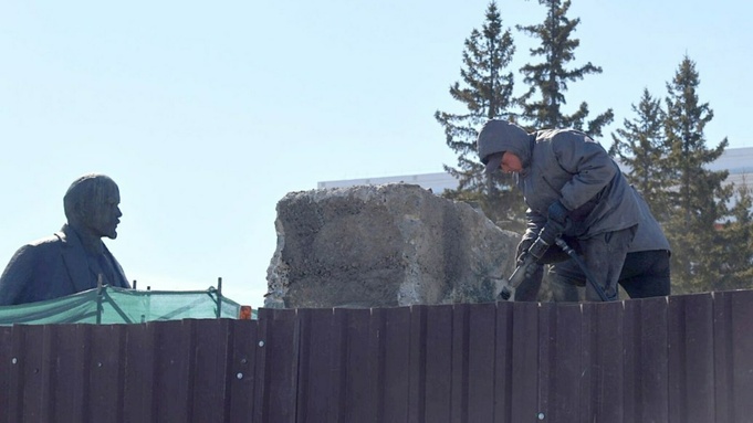 Памятник Ленину в Барнауле / Фото: amic.ru / Екатерина Смолихина