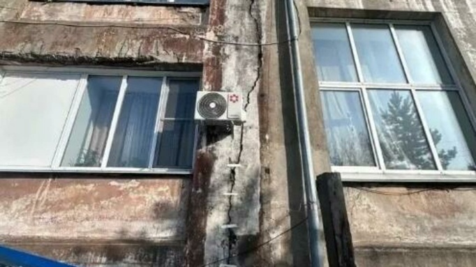 В Рубцовске начала разрушаться стена педколледжа / Фото: прокуратура Алтайского края
