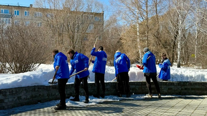 Акция "Антипаводок" / Фото: пресс-служба партии "Единая Россия"   
