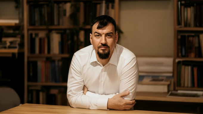 Директор сети стоматологических клиник "СемьяДент" Максим Дергунов / Фото предоставлено компанией