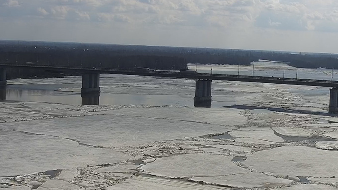 Обь в районе Нового моста в Барнауле / Кадр с видео камеры наблюдения katun24.ru