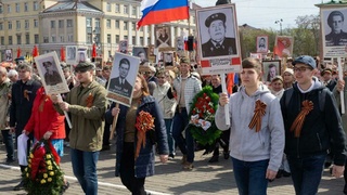 Бессмертный полк, 9 Мая, День Победы / Изображение сгенерировано GigaChat от Сбера / amic.ru