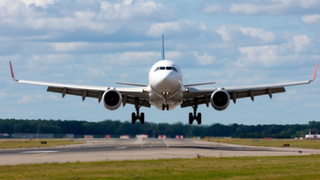 Самолет / Изображение сгенерировано "Шедеврум" от ИИ YandexART / amic.ru