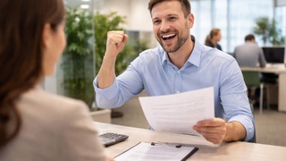 Документы / Кредит / Изображение сгенерировано ИИ ChatGPT / amic.ru