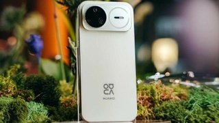 Смартфон  Huawei Nova 15 / Фото: ПАО "МТС"