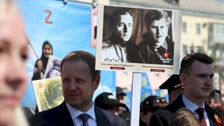 Виктор Томенко на акции "Бессмертный полк" / Фото: amic.ru