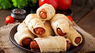 Сосиски в тесте / Фото: freepik.com / Тимолина