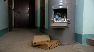 Мусоропровод / Фото: сгенерировано нейросетью DALL-E