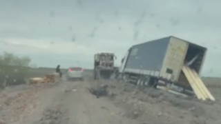 Дорога возле райцентра Хабары в Алтайском крае / Видео: amic.ru