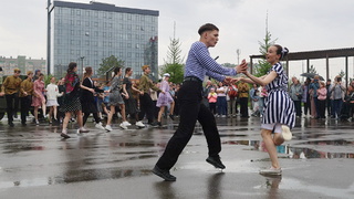 Проект "Вальс Победы" в Барнауле / Фото: Екатерина Смолихина / amic.ru