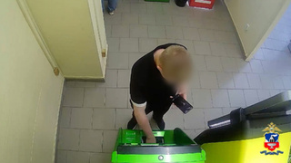 Дроппер на месте преступления / Фото: ГУ МВД России по Алтайскому краю
