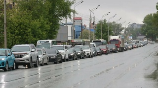 Пробка на Павловском тракте / Фото: amic.ru / Екатерина Смолихина