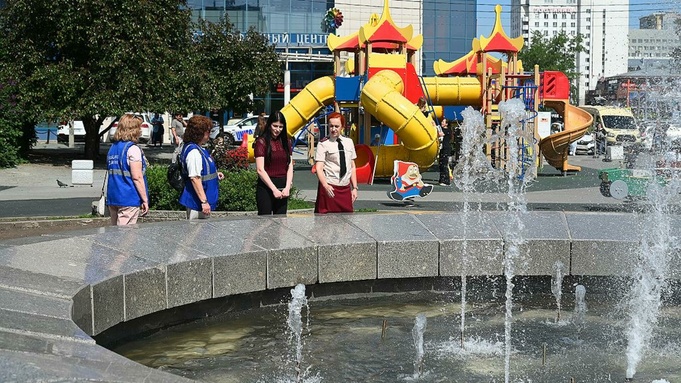 Проверка фонтана / Фото: barnaul.org
